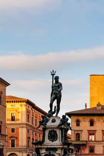 Neptun skulptur og fontene i Bologna City Center, Emilia Romagna, Italia – stockfoto