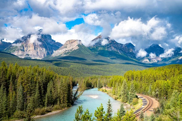 Morant Curve Berømt Landskap Med Jernbane Banff Nasjonalpark Alberta Canada – stockfoto