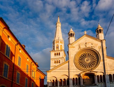 Modena 'da Günbatımı, Emilia Romagna, İtalya