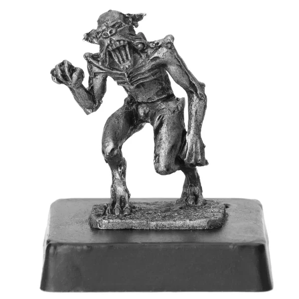 Beyaz zemin üzerinde bir çöpçü, teneke hurda