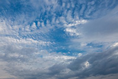 Güzel mavi gökyüzü