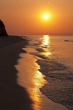 Denizde altın şafak