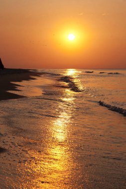 Denizde altın şafak