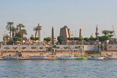 Nehir Nil Luxor Mısır