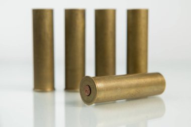 avcılık kartuşları, beyaz arka plan, mühimmat avcılık kartuşları