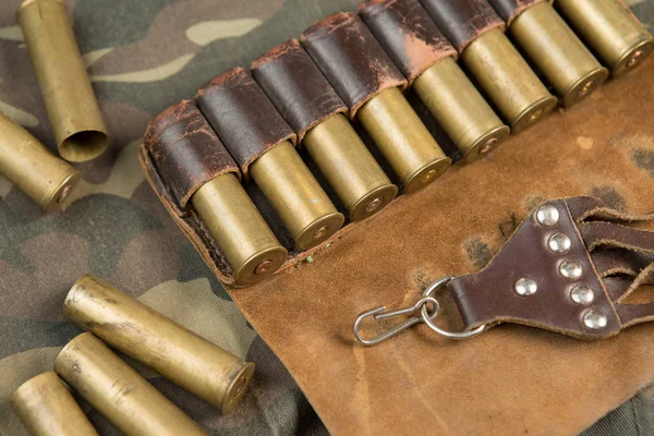 狩猟カートリッジ 狩猟弾薬 弾薬帯 — ストック写真