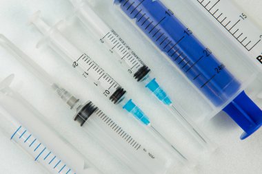 şırınga ambalajlarda, ilaçlar