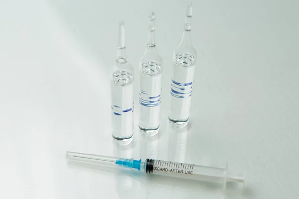 Injekční Stříkačka Obsahem Ampule Léky — Stock fotografie