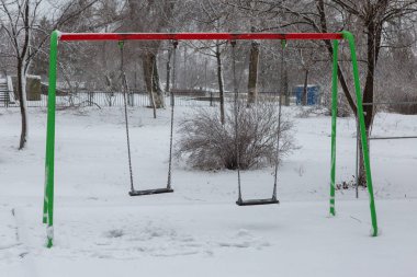 Kışın, çocuk slayt Bahçesi