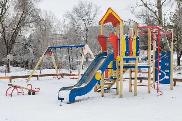 Parco Giochi Inverno Scivolo Bambini — Foto Stock