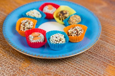 fındık ile oryantal Kuruyemiş, bir plaka üzerinde Türk tatlılar