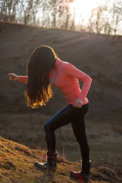 Tjej Med Långt Hår Våren Dancing Girl Bergen Heavy Metal — Stockfoto