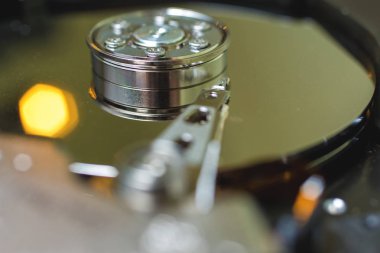 bilgisayar, sabit disk ve mendil kalp kalpli