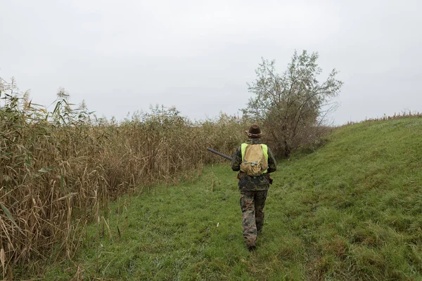 Male Hunter Shotgun Hunting Outdoors — Photo