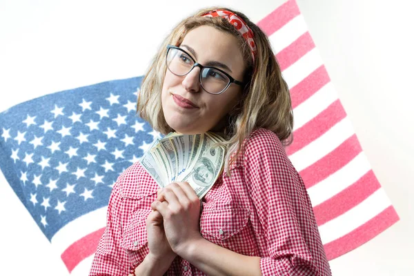 Portrét Mladé Dívky Dolary Ruce Pozadí Vlajky Usa Pojem Vlastenectví — Stock fotografie