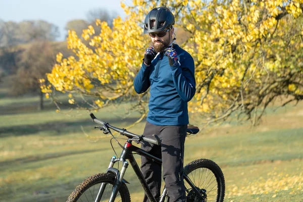 Cyklist Byxor Och Fleece Jacka Modern Kol Hardtail Cykel Med — Stockfoto