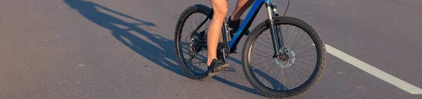 Cropped Image Woman Riding Bicycle Road — Stok fotoğraf