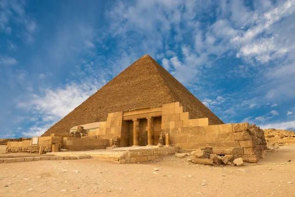 Berömda Giza Pyramiderna Sandöknen Kairo — Stockfoto