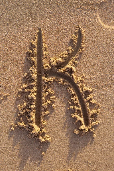 Alfabet Brieven Handgeschreven Zand Het Strand — Stockfoto