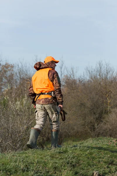 Man Gun His Hands Orange Vest Pheasant Hunt Wooded Area — Stock Photo, Image