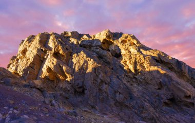 Sina Dağı, Mount Musa bir Bedevi, güzel dağ manzarası ile muhteşem güneş doğarken
