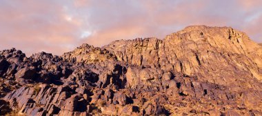 Sina Dağı, Mount Musa bir Bedevi, güzel dağ manzarası ile muhteşem güneş doğarken