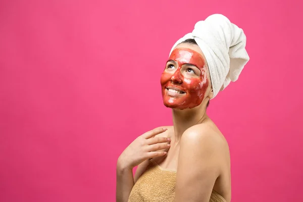 Schönheitsporträt Einer Frau Weißem Handtuch Auf Dem Kopf Mit Goldener — Stockfoto