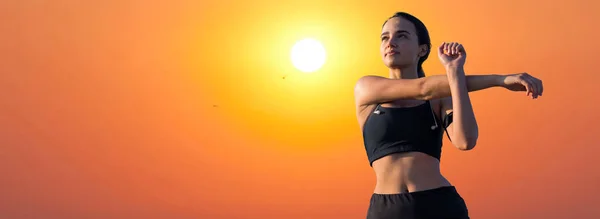 Thin Athletic Girl Takes Break Classes Background Beautiful Sky Sunset — Stock Photo, Image