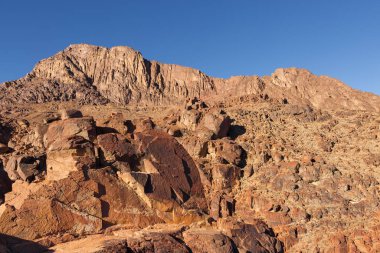 Sina Dağı 'nda şaşırtıcı gün doğumu, Mısır' da güzel şafak, dağdan güzel manzara