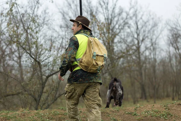 Période Chasse Saison Automne Ouverte Chasseur Armé Dans Ses Mains — Photo