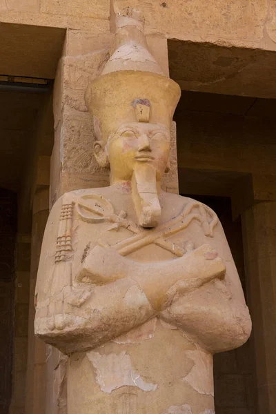 ハトシェプスト女王の神殿 エジプトの岩の中の寺院の眺め — ストック写真