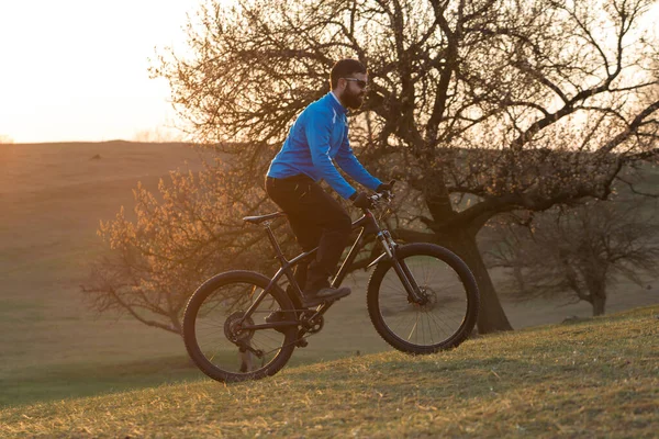 Cyklist Byxor Och Fleece Jacka Modern Kol Hardtail Cykel Med — Stockfoto