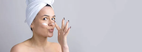 Beauty Portrait Woman White Towel Head Applies Cream Face Skincare — Stock Photo, Image