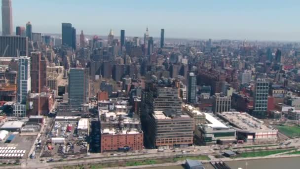 Zoom aus der Luft zum Empire State Building — Stockvideo