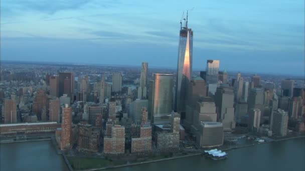 Freedom tower brzy ráno letecké — Stock video