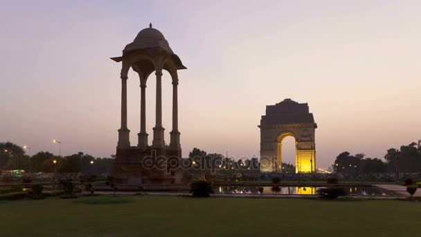 Indie new delhi delhi India gate na 42 metry, Wysoka Brama Indii jest na wschodzie — Wideo stockowe