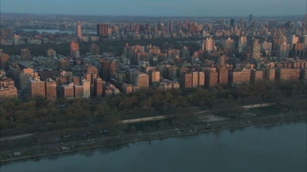 Manhattan morgon ljus antenn — Stockvideo