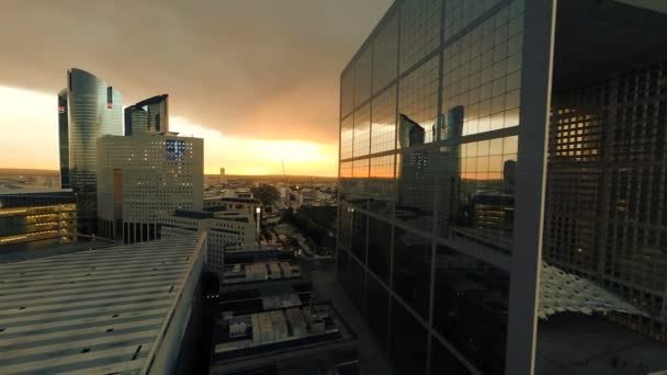 Edificios modernos distrito urbano ciudad skyline rascacielos — Vídeo de stock