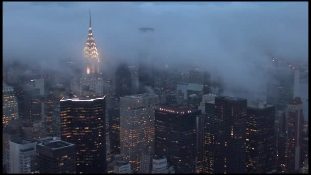 Nueva York paisaje urbano horizonte nublado niebla día vista aérea — Vídeos de Stock