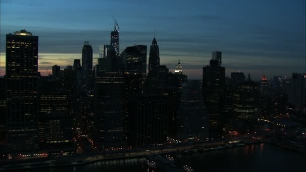 Notte manhattan libertà torre paesaggio aerea — Video Stock