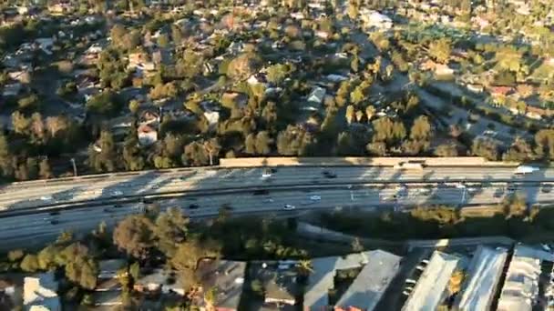 Vuelo rápido a través de la autopista aérea — Vídeos de Stock