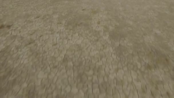 由山干裂纹的污垢 — 图库视频影像
