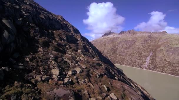 Berg luchtfoto bekijken mooie landschap Alpen rotsen — Stockvideo