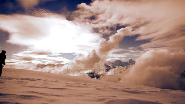 Racchetta da neve escursione viaggio escursionisti itineranti a piedi spedizione invernale — Video Stock