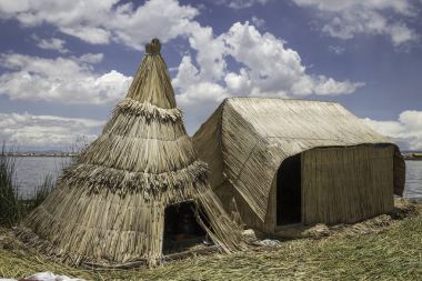 Reed yüzen ada lake Titicaca Uros evler, 
