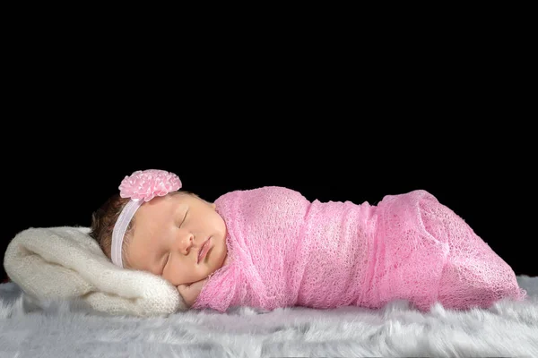 Портрет новорожденной девушки — стоковое фото