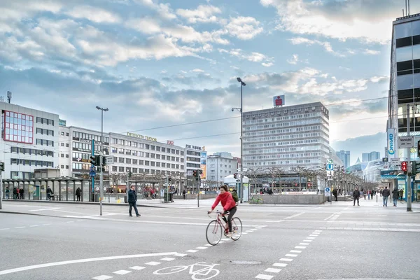 FRANKFURT AM MAIN, GERMANY - April 1, 2018: Pedestrian zone in t — Stock Photo, Image