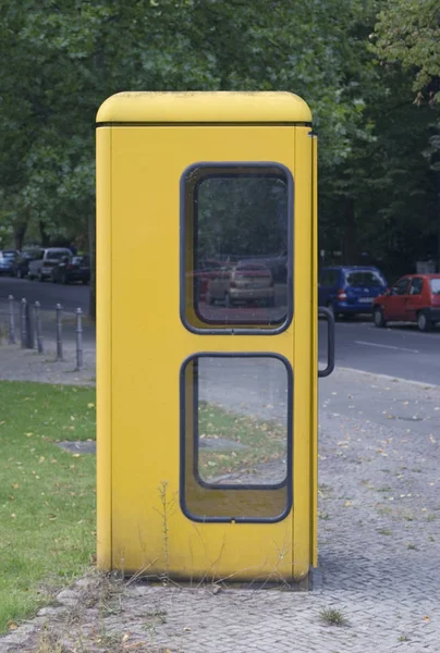 Stare pole telefon — Zdjęcie stockowe