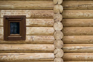 Kırsal kesimlerde inşa edilmiş ahşap odunlara yakın çekim