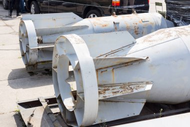 Hoge genel amaçlı uçak bomba. En büyük aierail yüksek patlayıcı silah yere. Soğuk savaş silahlanma yarışı kavramı